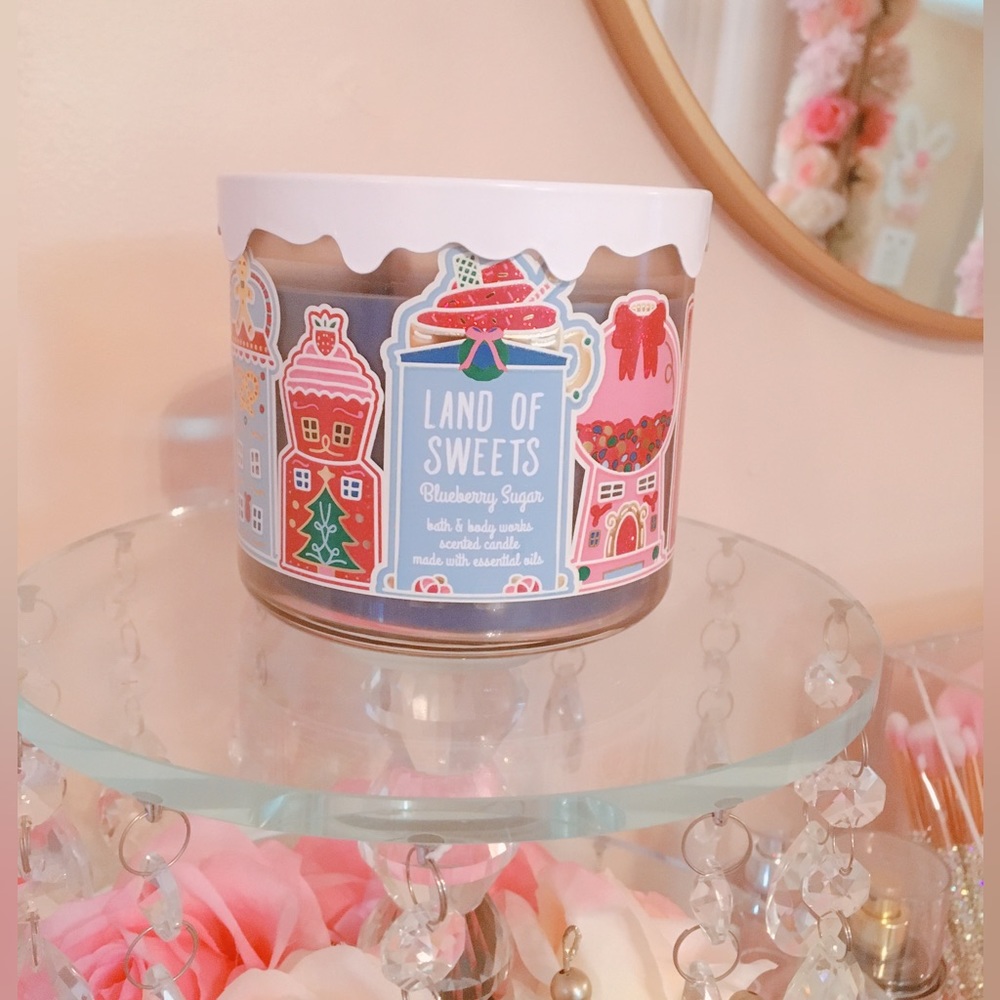 Bath and Bodyworks Land Of Sweets Blueberry Sugar 3 wick candle